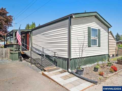 1530 Tamarack St, Sweet Home, OR 97386