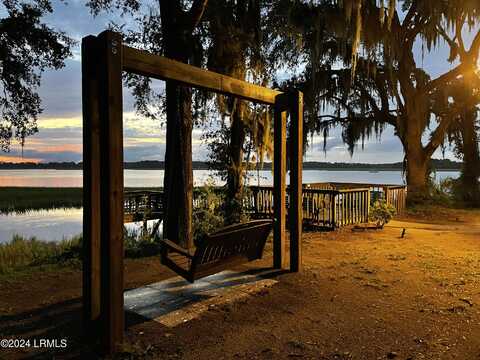 2212 Pigeon Point Road, Beaufort, SC 29902