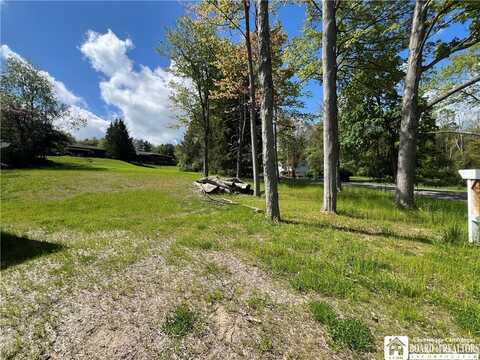 127 Warwick Avenue, West Ellicott, NY 14701