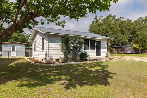 611 Travis St, Fredericksburg, TX 78624