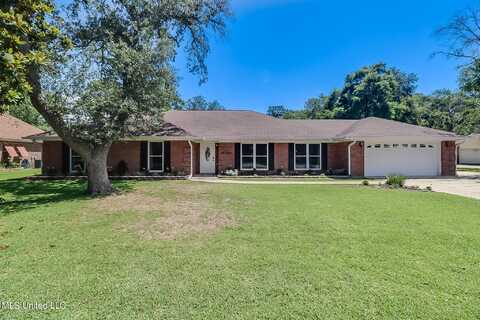 304 Inverness Court, Ocean Springs, MS 39564