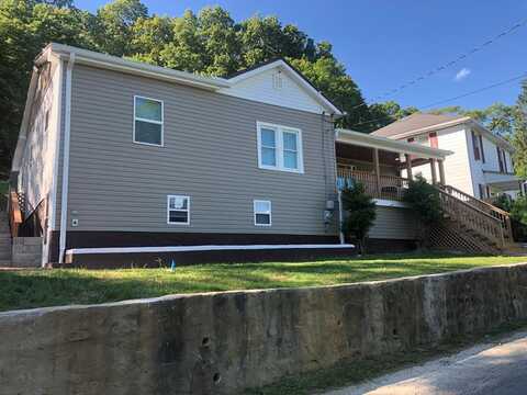 220 Highland Ave, BLUEFIELD, VA 24605