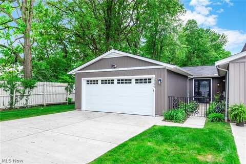 19299 Idlewood Trail, Strongsville, OH 44149