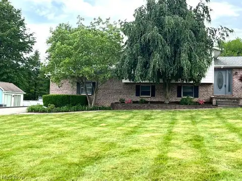9 Willow Way, Canfield, OH 44406