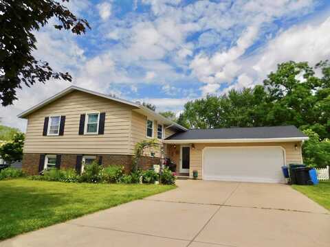 2922 BROOKVIEW Court, GREEN BAY, WI 54313