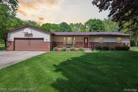 2899 Russell Drive, Howell, MI 48843
