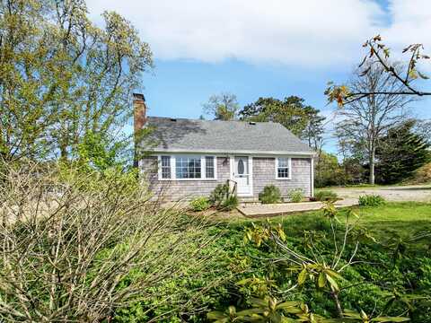 10 Lakeview Drive, Harwich, MA 02645