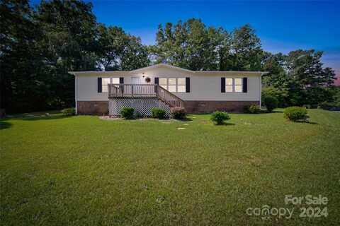 355 Shoreline Road, New London, NC 28127