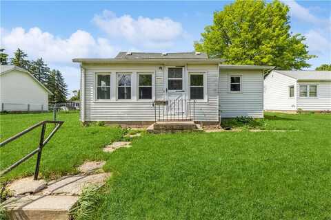 405 5th Street SW, State Center, IA 50247