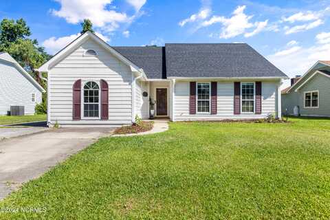 2604 Idlebrook Circle, Midway Park, NC 28544