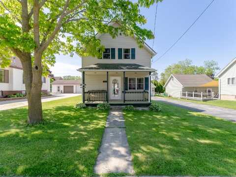 143 Lincoln St, Valders, WI 54245