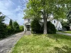 2128 Hampstead Road, Cleveland Heights, OH 44118