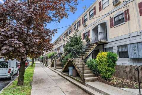 826 Leland Ave, Bronx, NY 10473