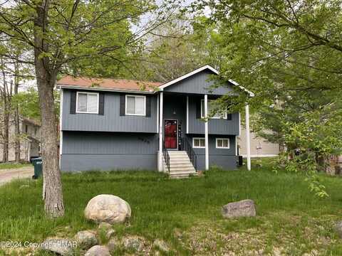 674 Country Place Drive, Tobyhanna, PA 18466