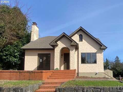 174 N 8TH ST, Saint Helens, OR 97051