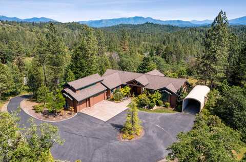 330 Seclusion Loop, Grants Pass, OR 97526