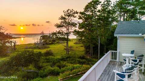 5 West Court, Pine Knoll Shores, NC 28512