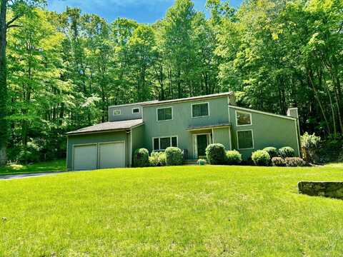 48 East Starrs Plain Road, Danbury, CT 06810