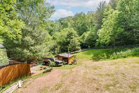 252 Peace Valley Lane, Franklin, NC 28734