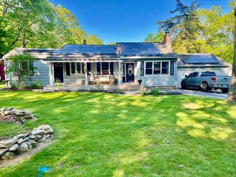 792 Long Cove Rd, Ledyard, CT 06335