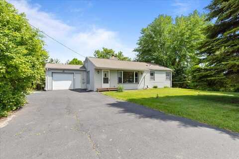 N35w29694 North Shore Dr, Pewaukee, WI 53072