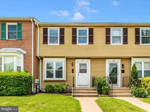 381 W THORNHILL PLACE, FREDERICK, MD 21703