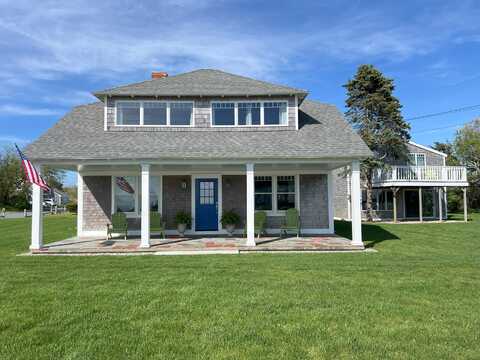 32 Shore Road, West Yarmouth, MA 02673