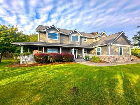 1898 NW Sunview Place, Grants Pass, OR 97526