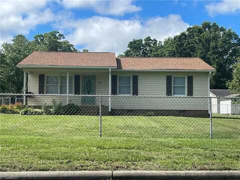 515 E Sunrise Avenue, Thomasville, NC 27360