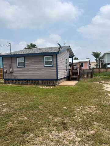 820 S Magnolia Street, Rockport, TX 78382