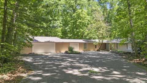 16318 Forest Canyon Parkway, Fort Wayne, IN 46845