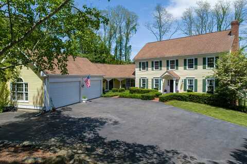 17 Lookout Hill, Essex, CT 06426
