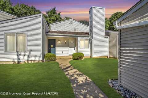 32 Woodmere Court, Freehold, NJ 07728