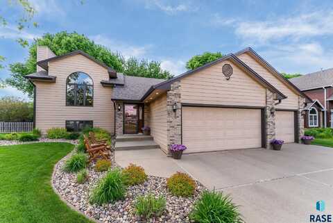 4801 Winncrest Ave, Sioux Falls, SD 57103