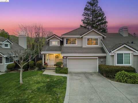 1412 Greystone Ln, Clayton, CA 94517