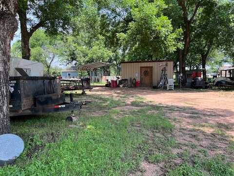 207 Mulberry St, Brady, TX 76825