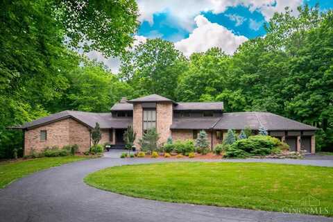 8460 Carolines Trail, Indian Hill, OH 45242