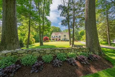 27 Huckleberry Hill Road, Brookfield, CT 06804