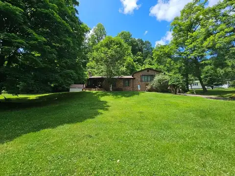 54 Forest Way, Tomahawk, KY 41262