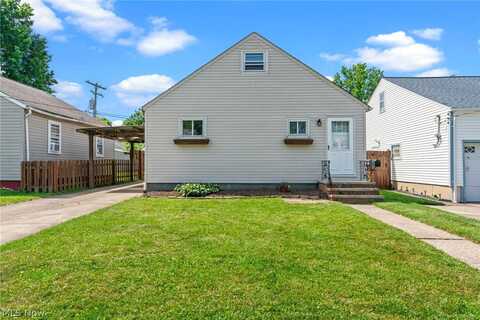 18321 Rockland Avenue, Cleveland, OH 44135