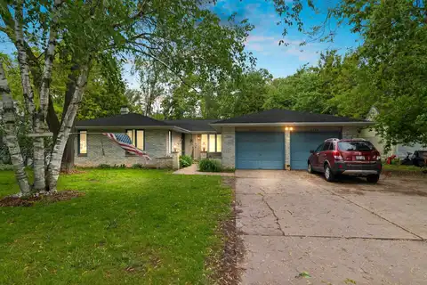 2458 WEST POINT Road, GREEN BAY, WI 54304