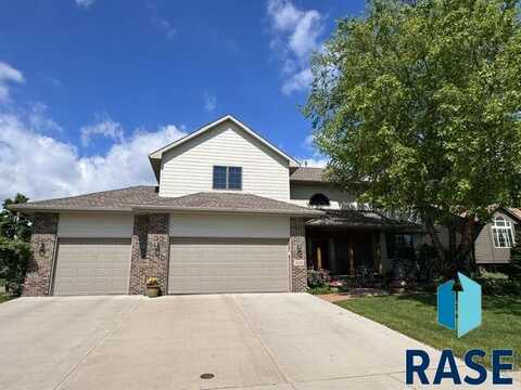 5217 S Briarwood Ave, Sioux Falls, SD 57108