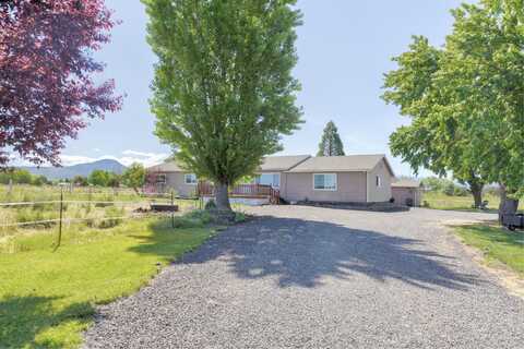 400 Latigo Lane, Central Point, OR 97502