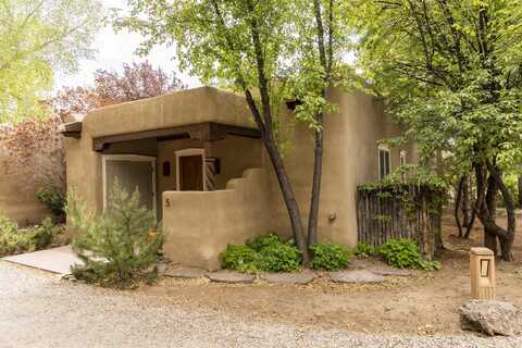 205 Upper Ranchitos Road, Taos, NM 87571