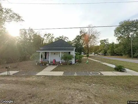 12Th, DEFUNIAK SPRINGS, FL 32435