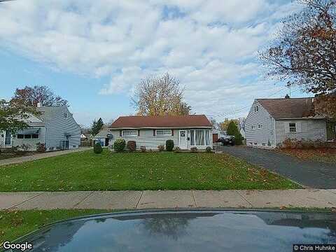 Dolores, EASTLAKE, OH 44095