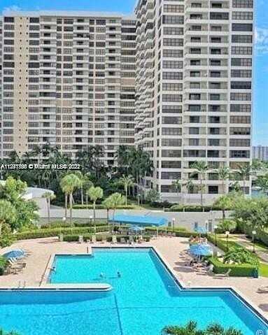 Three Islands, HALLANDALE BEACH, FL 33009