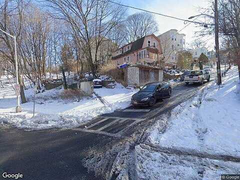 Currans, YONKERS, NY 10701