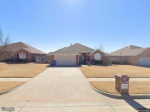 Forest Court, MUSTANG, OK 73064
