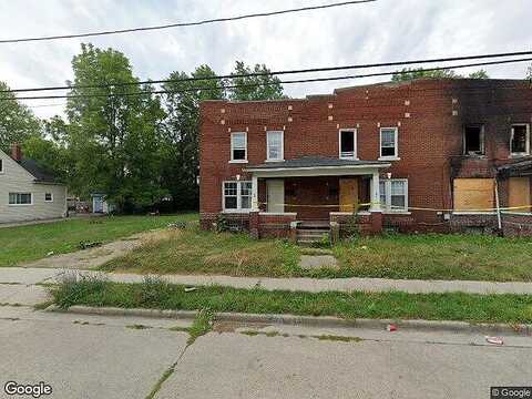 Home, PONTIAC, MI 48342